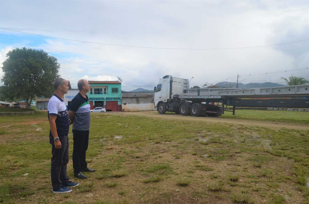 Camacã: Postes dos Refletores do Estádio Ribeirão já chegaram na cidade

